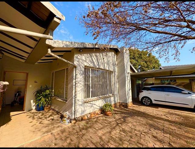 3 BEDROOM HOUSE FOR SALE IN DORINGKLOOF